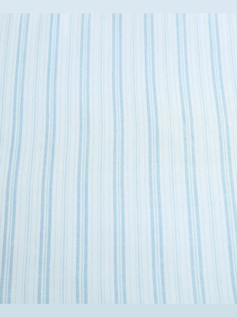 Комплект постельного белья Dilly Dally Stripe из 3 предметов, размер King Laura Ashley — изображение 5 из 7, белый синий