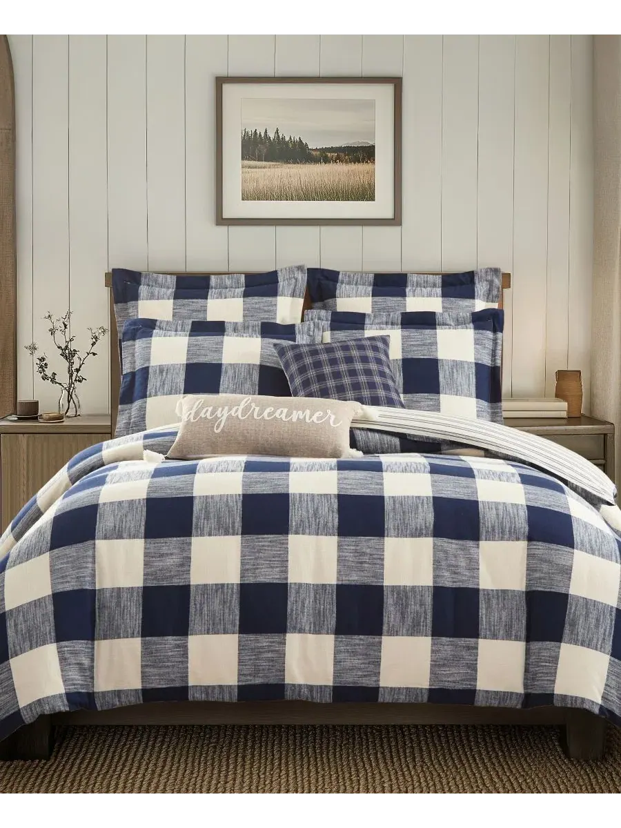 Комплект стеганого пододеяльника с наволочками Highland Plaid Levtex Home — изображение 3 из 7, темно-синий