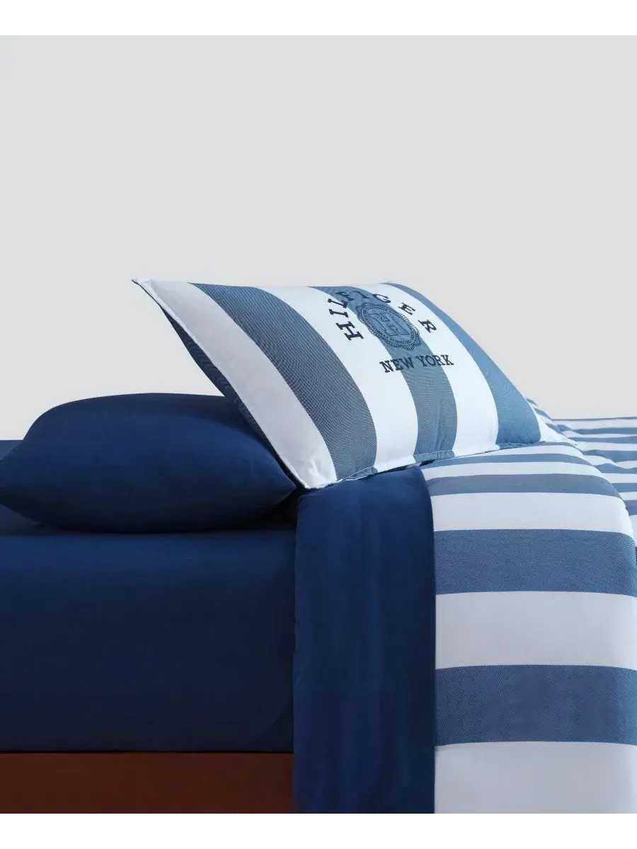Комплект стеганого одеяла Berkeley Stripe Tommy Hilfiger — изображение 3 из 7, белый глубокий синий