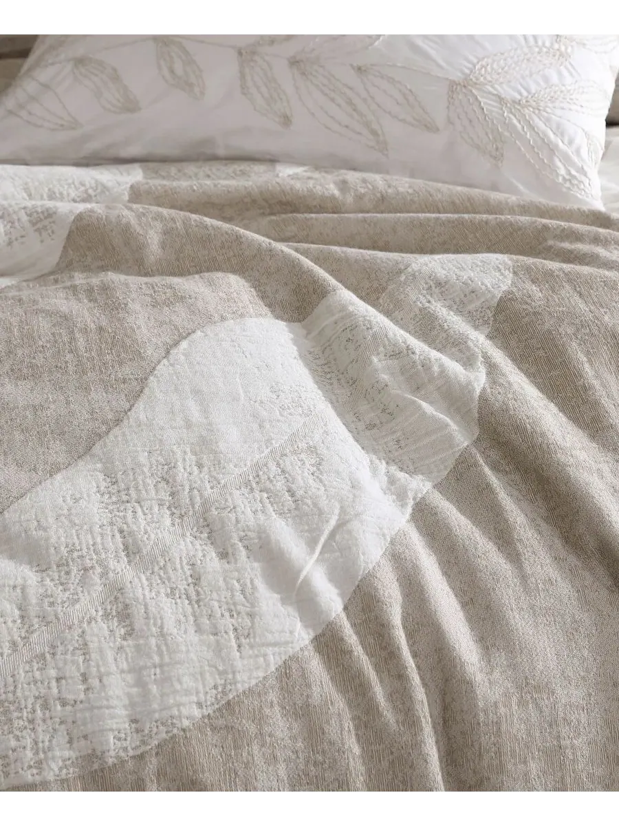 Комплект стеганого одеяла Dala Jacquard 5-предметный, King Riverbrook Home — изображение 3 из 9, пшеница