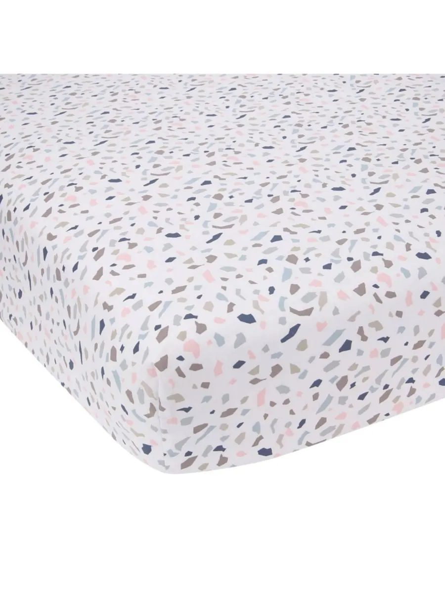 Простыня на резинке для детской кроватки Baby Signature Terrazzo Abstract из органического хлопка — изображение 1 из 4, белый