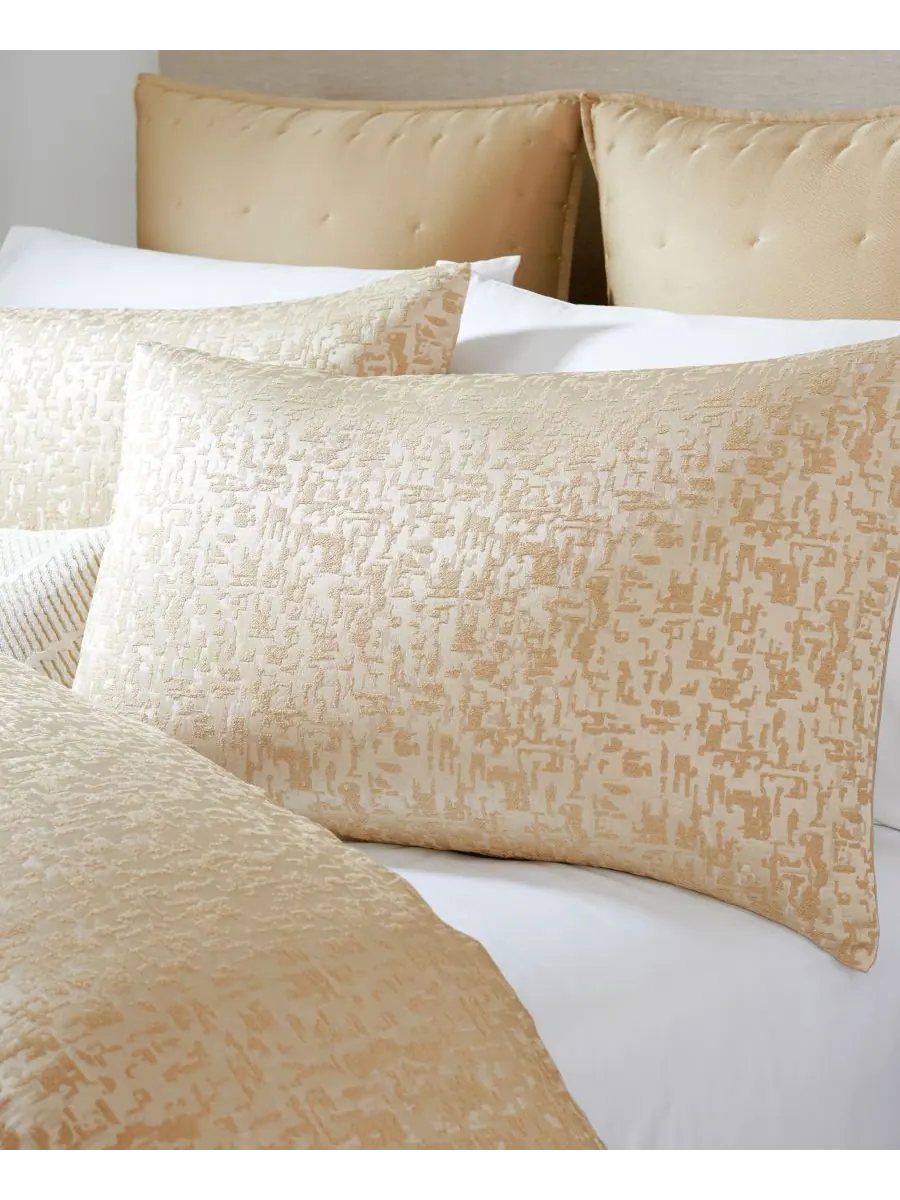 Фрагментная тканая наволочка, стандартная Donna Karan Home, Gold, Standard Sham — изображение 2 из 4, золото