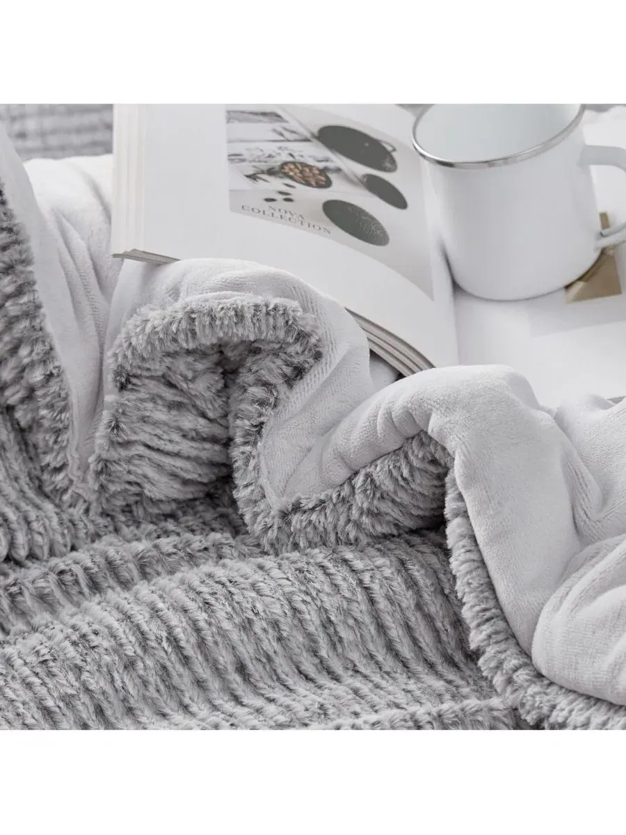 Комплект стеганого одеяла-oversize Shortcake Coma Inducer — изображение 4 из 4, серый