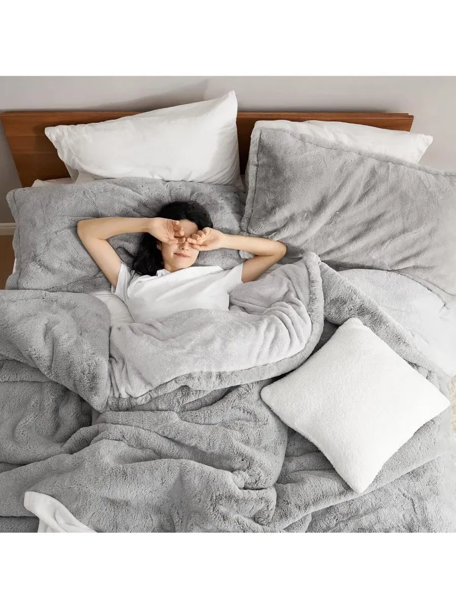 Комплект стеганого одеяла с плюшевым ворсом Chunky Bunny Coma Inducer — изображение 4 из 8, серый
