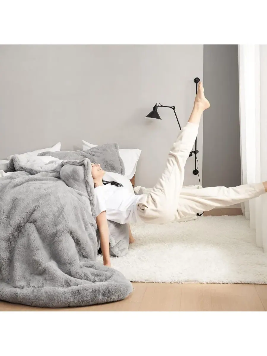 Комплект стеганого одеяла с плюшевым ворсом Chunky Bunny Coma Inducer — изображение 5 из 8, серый