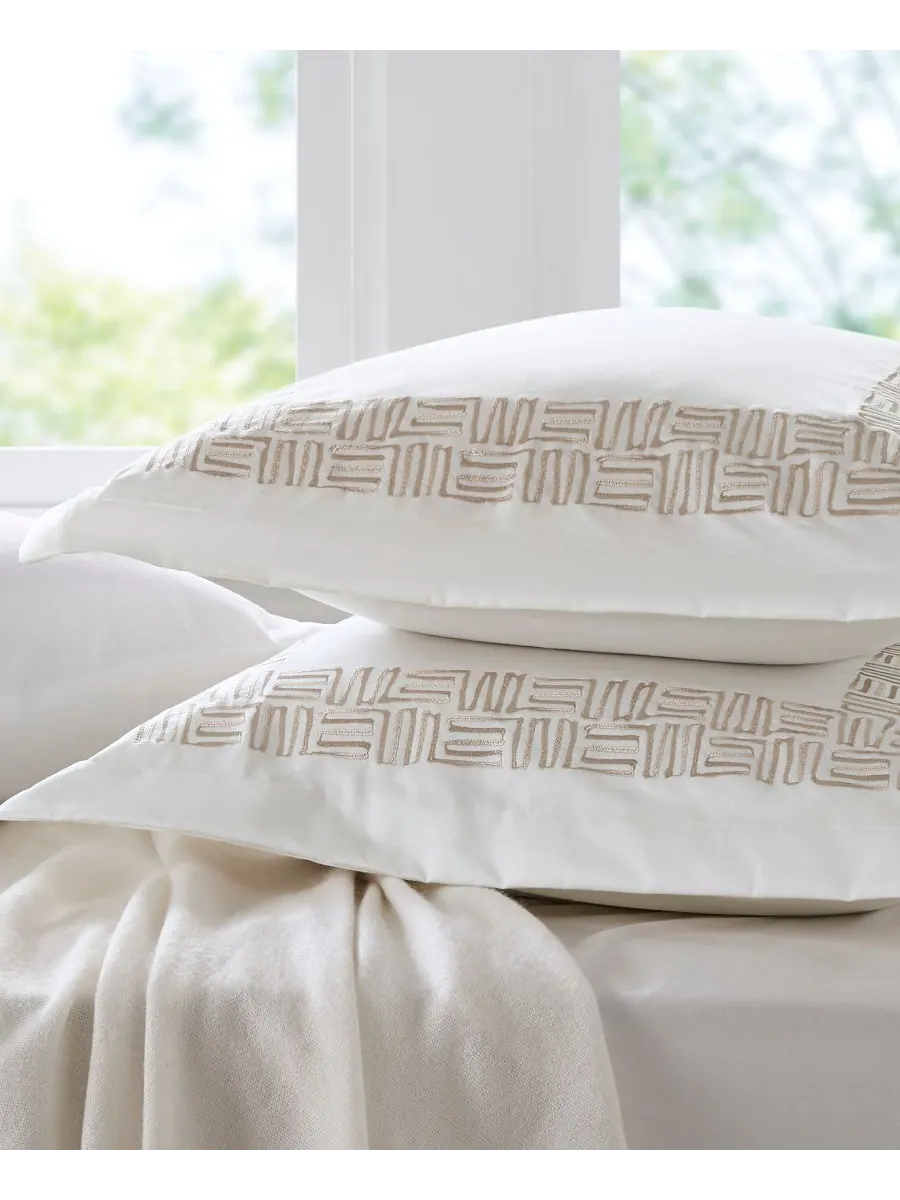 Комплект постельного белья Nile Embroidery Oversized из 4 предметов, размер Queen Harbor House — изображение 8 из 8, мульти