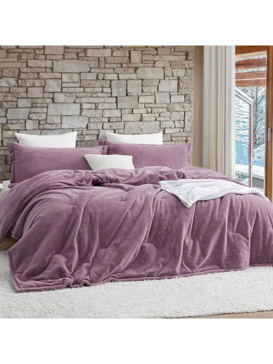 Комплект oversize-одеяла с подушками Softer than Soft Coma Inducer — изображение 1 из 5, фиолетовый