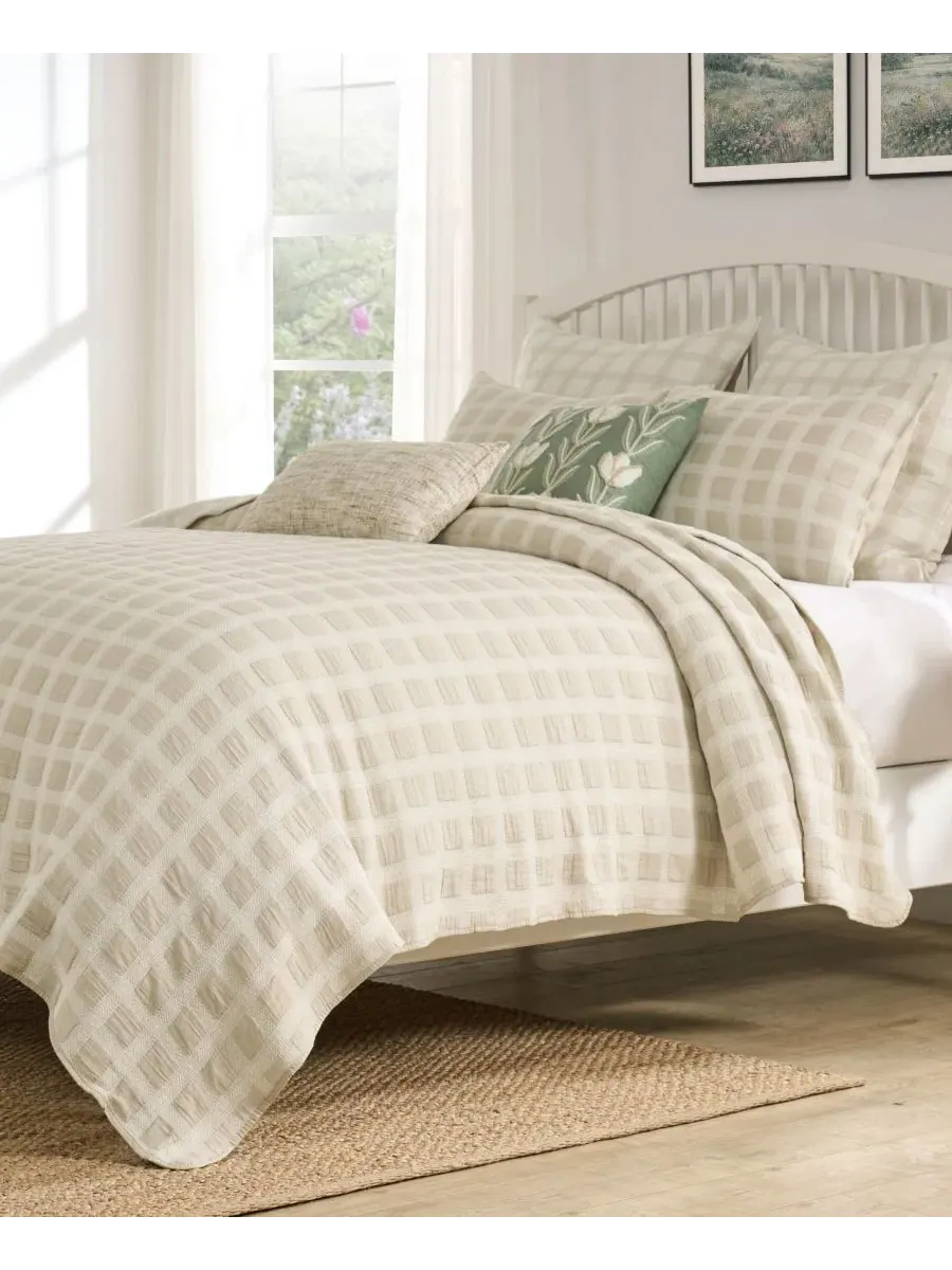 Покрывало-комплект Millhouse Jacquard-Woven 3-Piece Coverlet Set Greenland Home Fashions — изображение 3 из 6, тауп