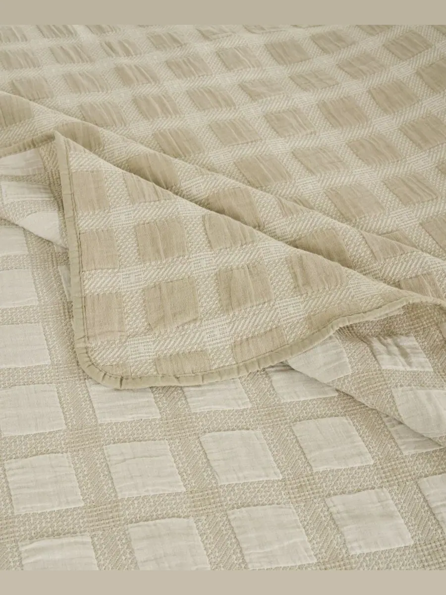 Покрывало-комплект Millhouse Jacquard-Woven 3-Piece Coverlet Set Greenland Home Fashions — изображение 4 из 6, тауп