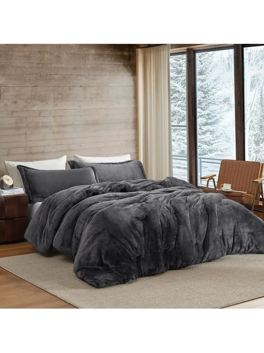 Комплект стеганого одеяла с подушками из кораллового флиса Me Sooo Comfy Coma Inducer — изображение 2 из 4, серебристый