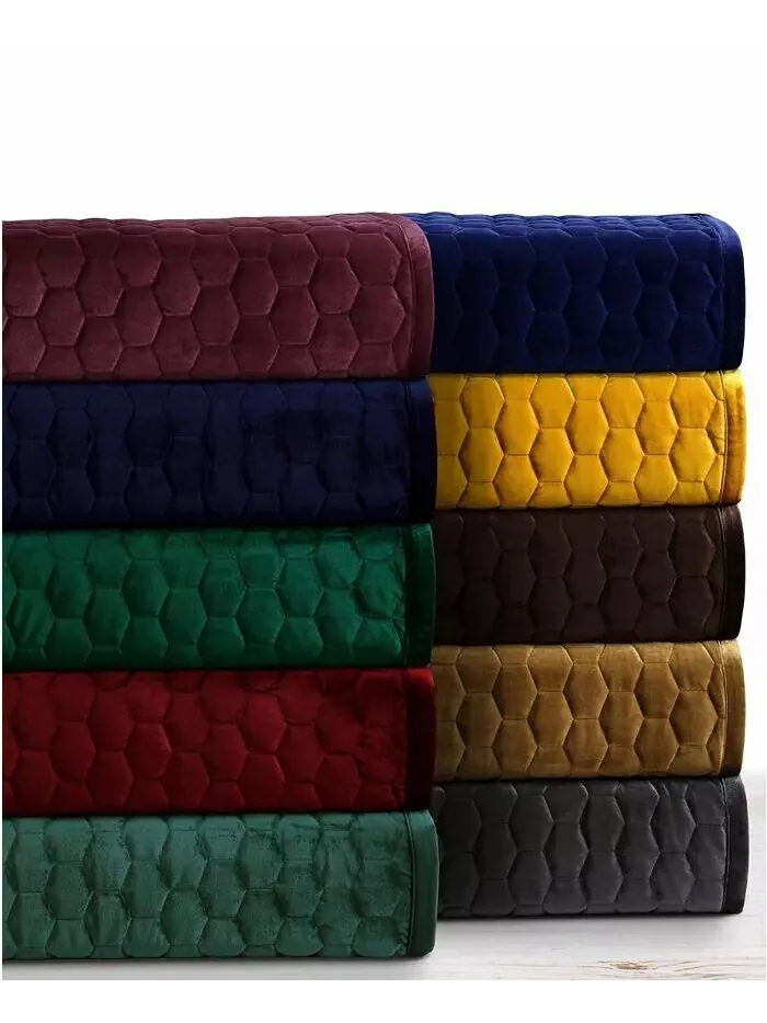 Lugano Honeycomb Velvet Большой однотонный комплект одеял Tribeca Living — изображение 2 из 2, темный зеленый