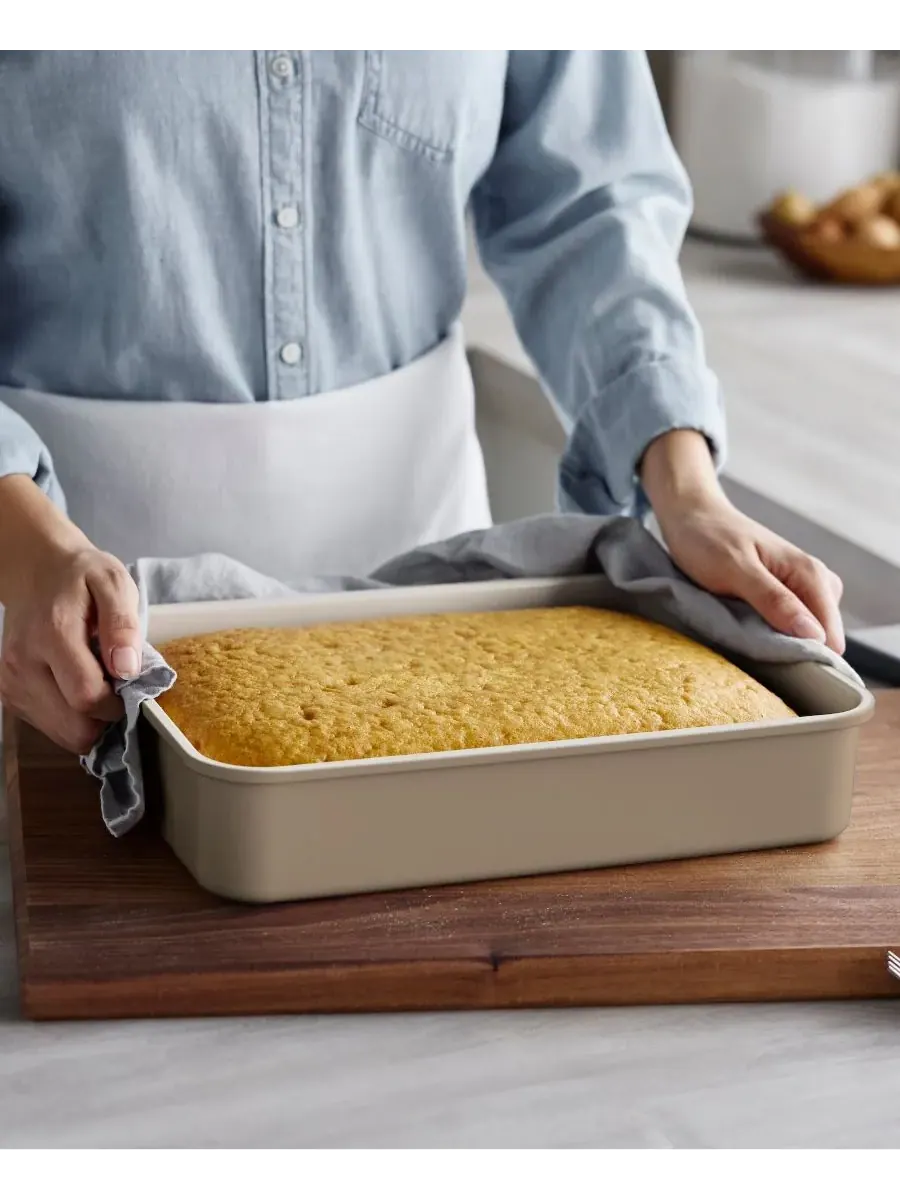 Прямоугольная форма для выпечки GreenPan Dover, 24.2х34.6х6 см — изображение 3 из 6, тауп