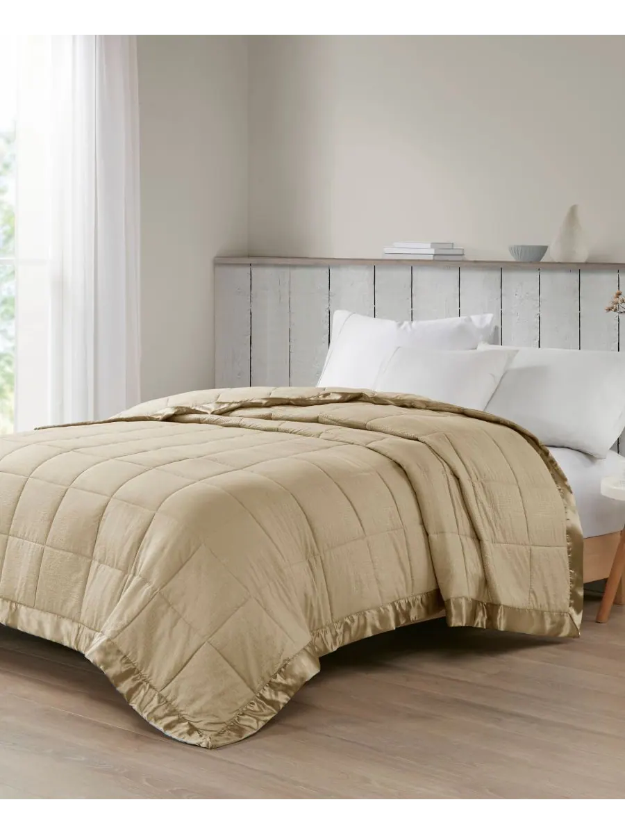 Одеяло Cambria Oversized с наполнителем из искусственного пуха и атласной отделкой, размер King — изображение 2 из 5, тауп