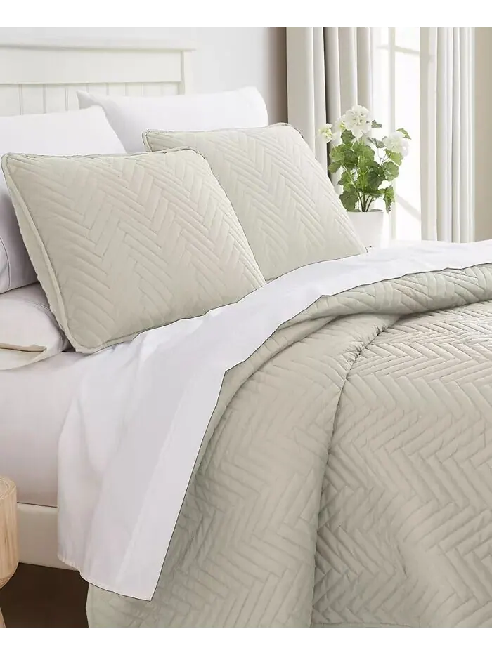 Коллекция однотонных одеял с шевроном Southshore Fine Linens — изображение 2 из 4, бежевый