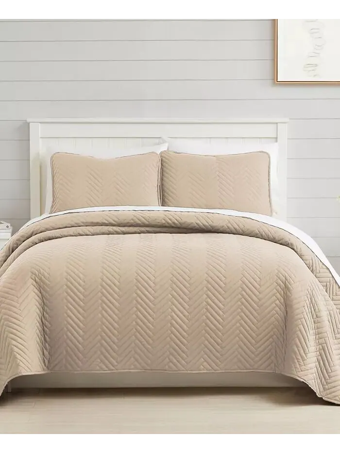 Коллекция однотонных одеял с шевроном Southshore Fine Linens — изображение 1 из 3, бежевый