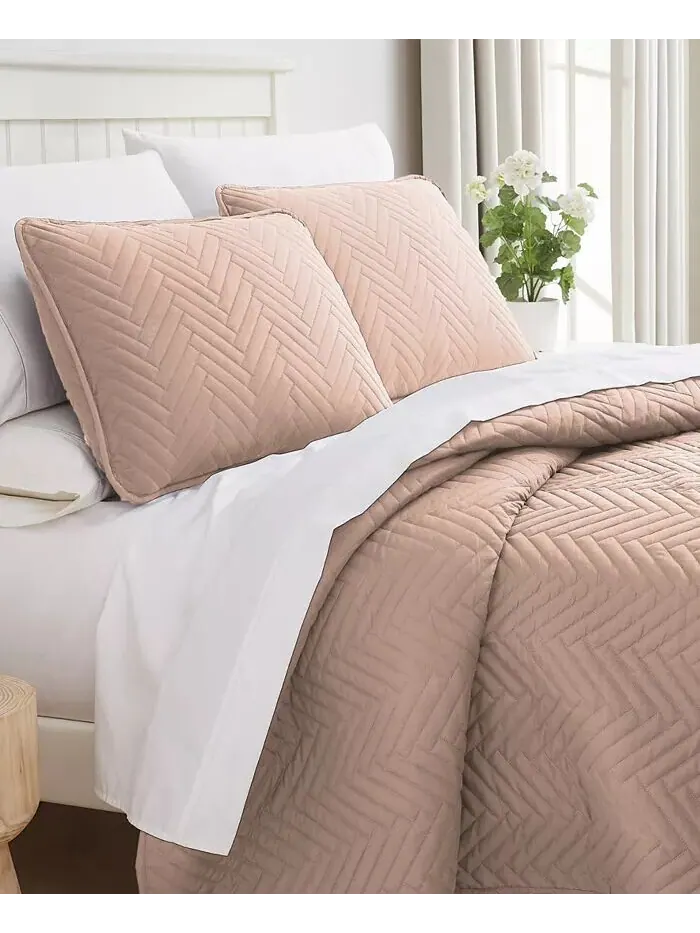 Коллекция однотонных одеял с шевроном Southshore Fine Linens — изображение 2 из 3, розовый