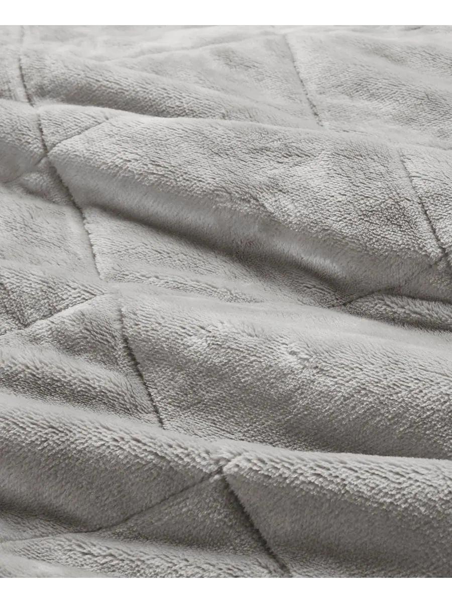 Двустороннее плюшевое одеяло coleman plush heiq smart temperature с наполнителем, имитирующим пух — изображение 8 из 8, серый