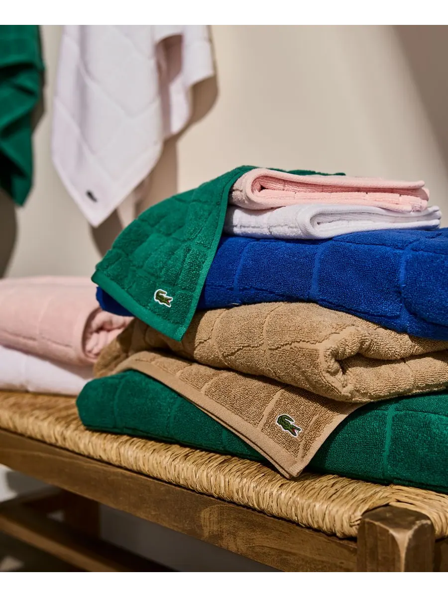 Хлопковое полотенце для рук heritage croc scale, 40 см x 76 см. Lacoste Home — изображение 3 из 8, белый