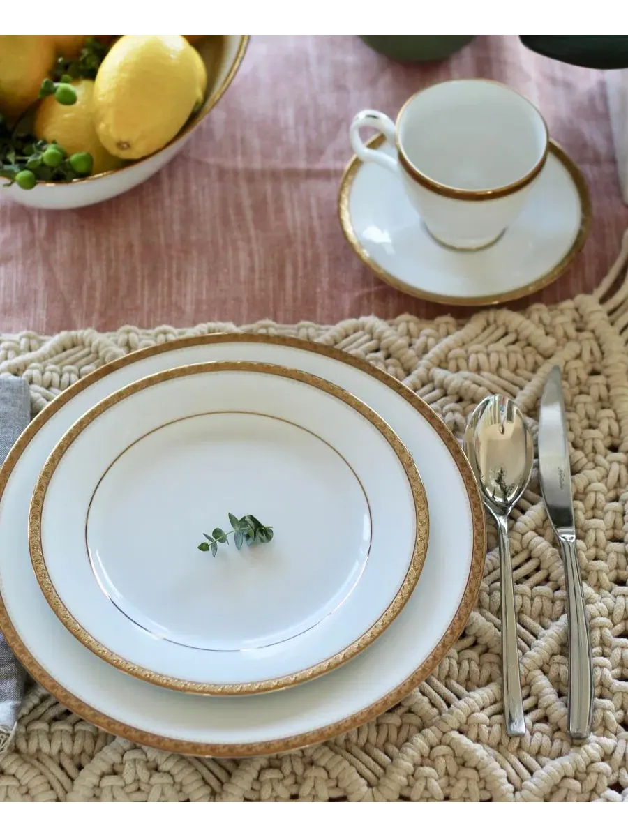 Набор из 4 блюдец Charlotta Gold (15 см), 4 персоны Noritake — изображение 2 из 9, золото