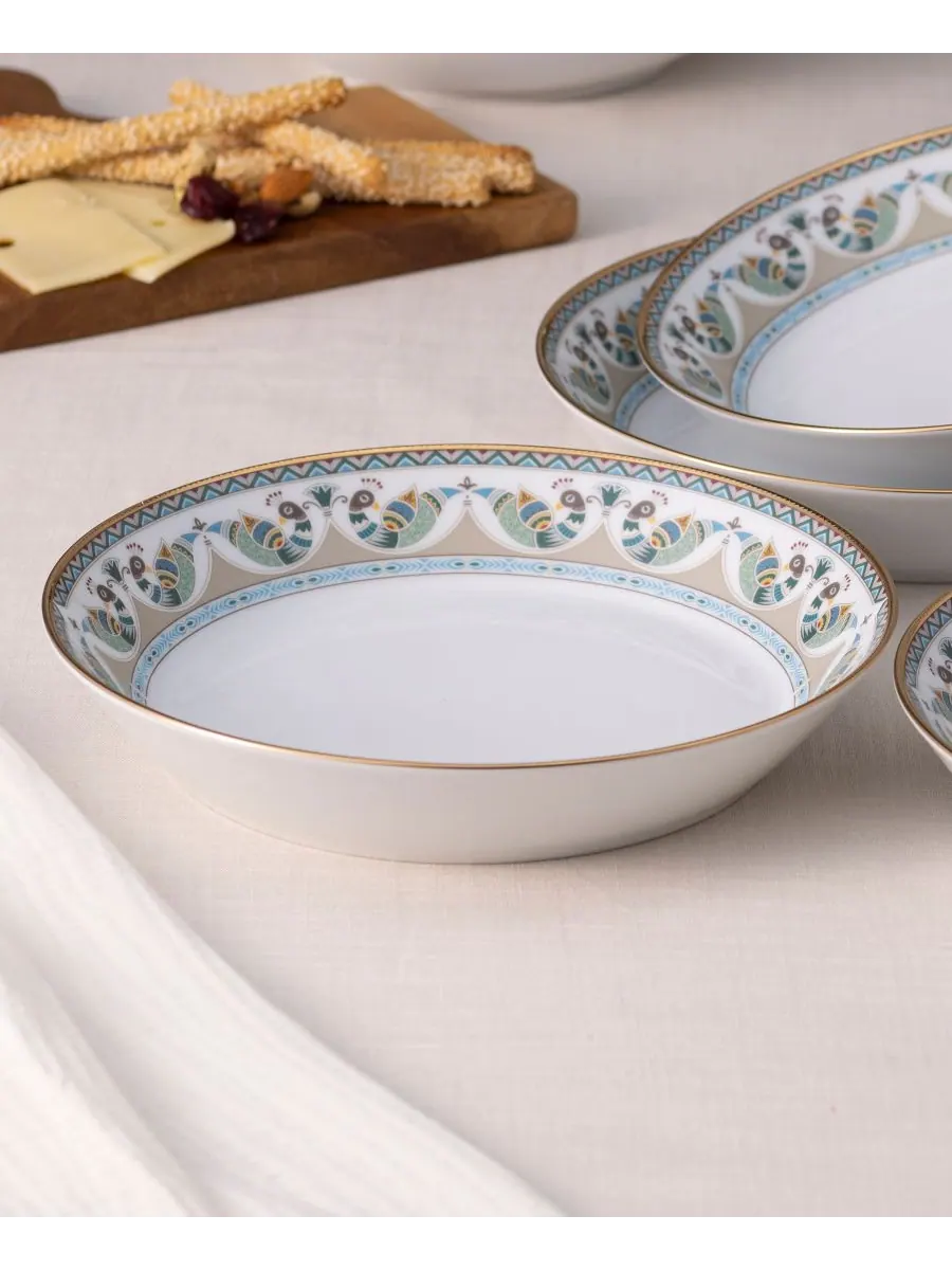 Набор из 4 обеденных тарелок Serene Garden Coupe, 9-3/4 дюйма, 43 унции Noritake — изображение 3 из 4, зеленый