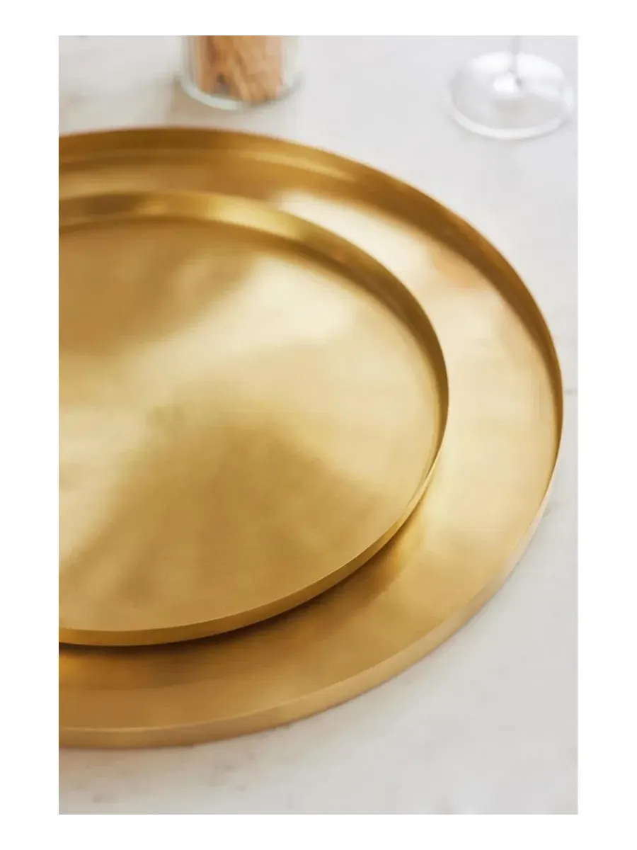 Сервировочное блюдо 30 см из латуни Heirloom Brass Serving Plate Fleck — изображение 2 из 3, золото
