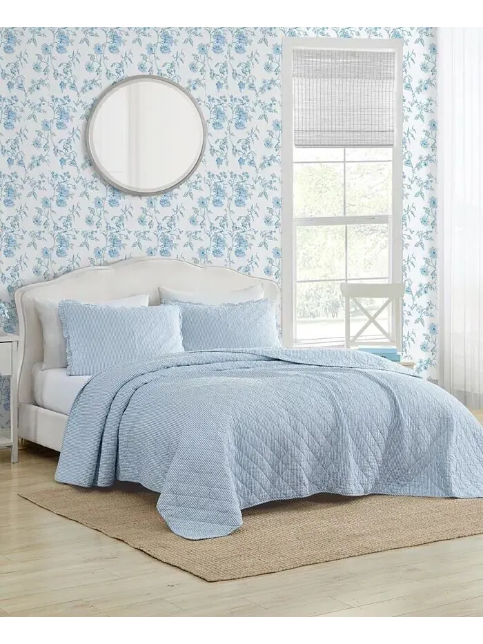 Двусторонние одеяла в полоску с оксфордской полоской Laura Ashley — изображение 2 из 8, синий/белый