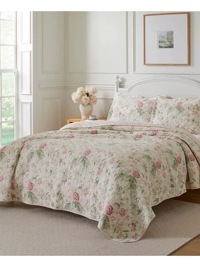 Двусторонние одеяла с легким цветочным узором Laura Ashley — изображение 1 из 7, серый