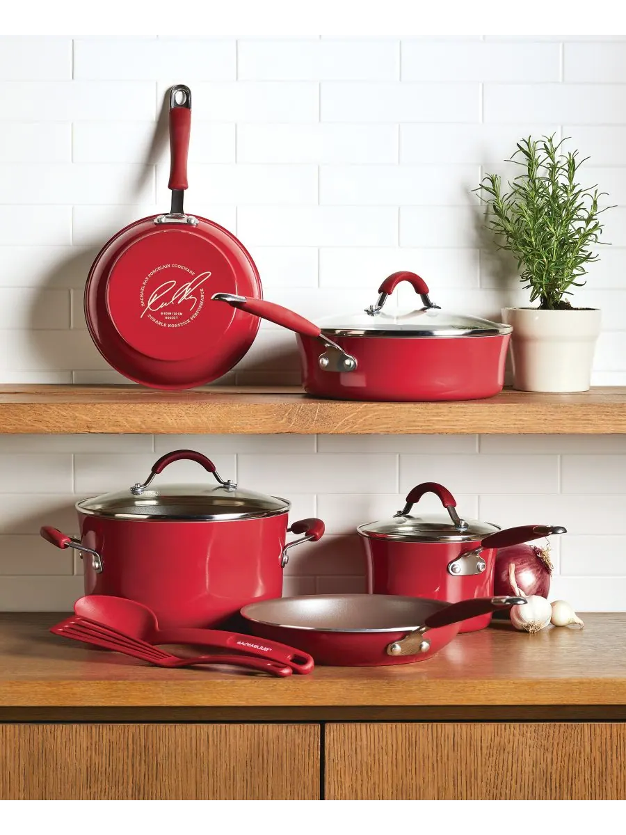 Набор посуды Cucina из 10 предметов с антипригарным покрытием и фарфоровой эмалью Rachael Ray — изображение 6 из 9, красный