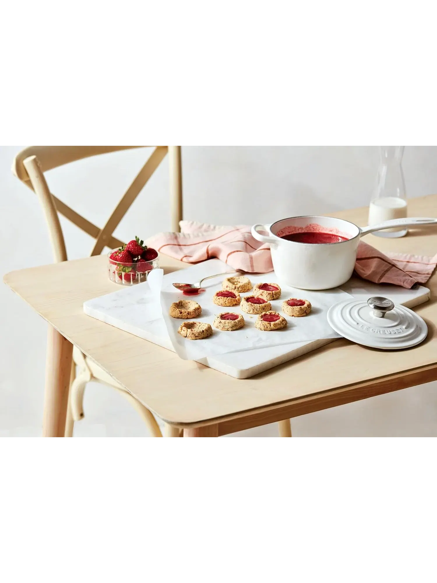 Набор чугунной эмалированной посуды Le Creuset Signature, 9 предметов — изображение 18 из 19, белый