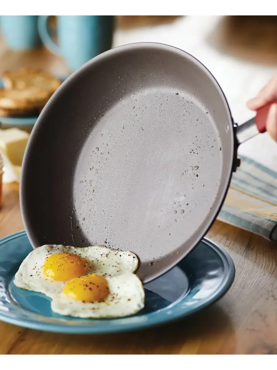 Набор из 2 антипригарных сковородок Cucina Rachael Ray — изображение 4 из 7, красный