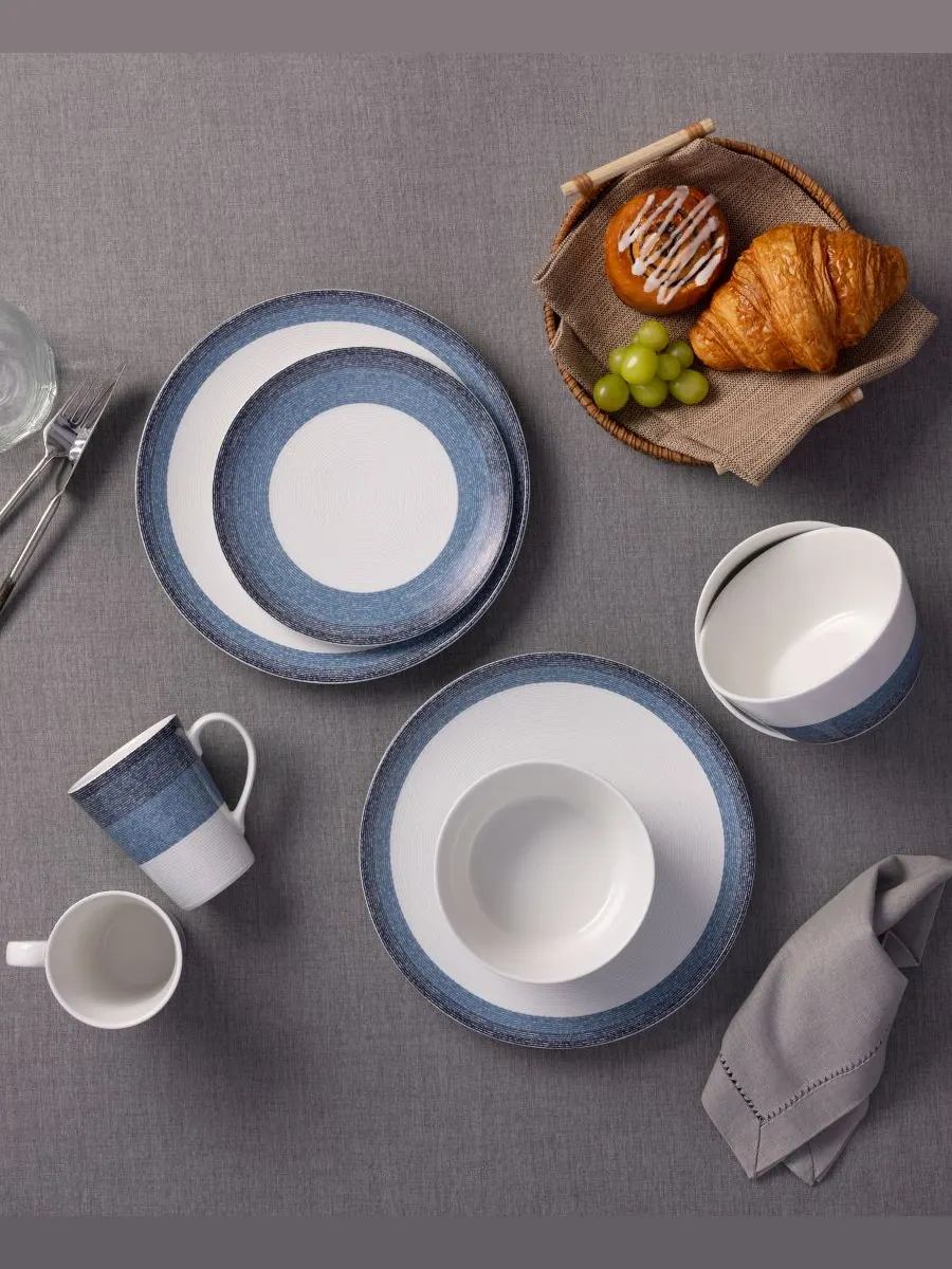 Набор из 4 салатных тарелок Colorscapes Layers Coupe, диаметр 8,25 дюйма Noritake — изображение 10 из 10, темно-синий
