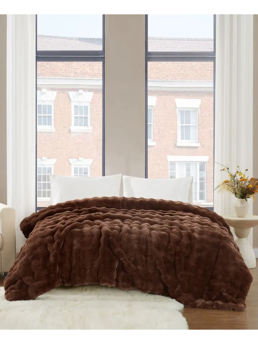 Плюшевое покрывало для кровати, размер Full/Queen Brooklyn Loom — изображение 1 из 5, коричневый