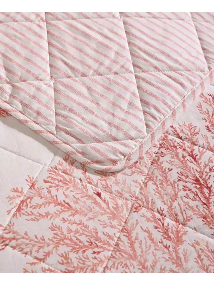 Наборы двусторонних одеял Coral Garden Tommy Bahama Home — изображение 3 из 13, розовый