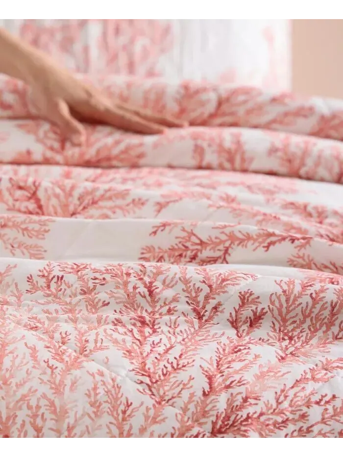 Наборы двусторонних одеял Coral Garden Tommy Bahama Home — изображение 4 из 13, розовый
