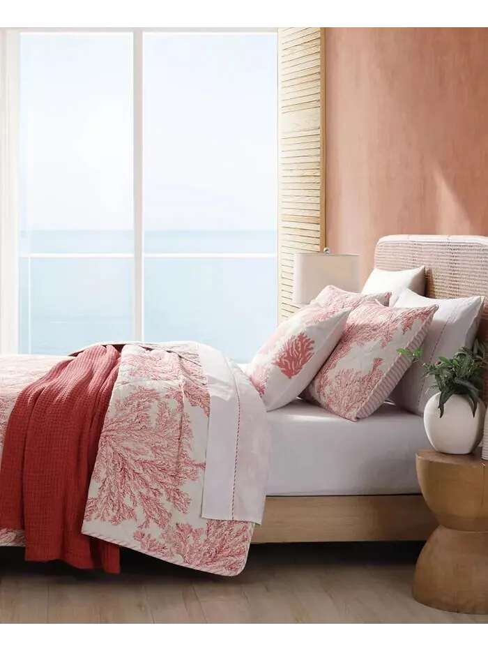 Наборы двусторонних одеял Coral Garden Tommy Bahama Home — изображение 6 из 13, розовый