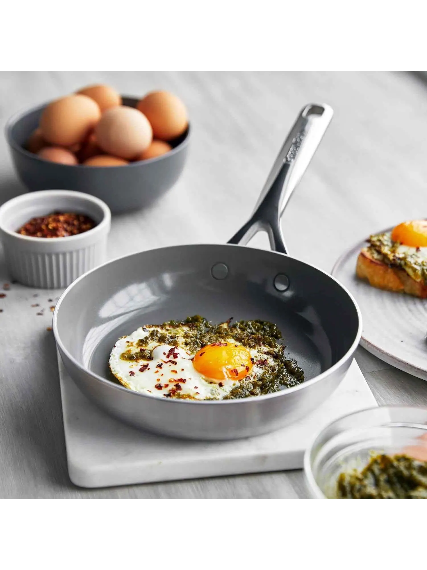 Сковорода GreenPan GP5 Stainless Steel, 20 см — изображение 2 из 5, золотистый