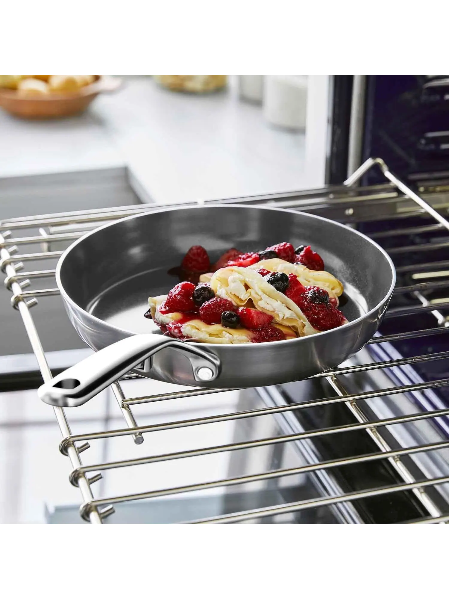 Сковорода GreenPan GP5 Stainless Steel, 20 см — изображение 3 из 5, золотистый