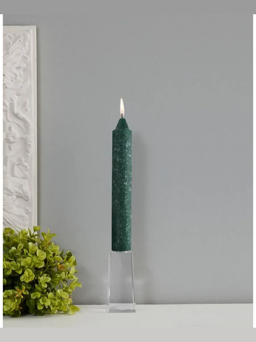 Набор из 4 конусных свечей Timberline Collenette 23 см Root Candles — изображение 3 из 4, темный зеленый