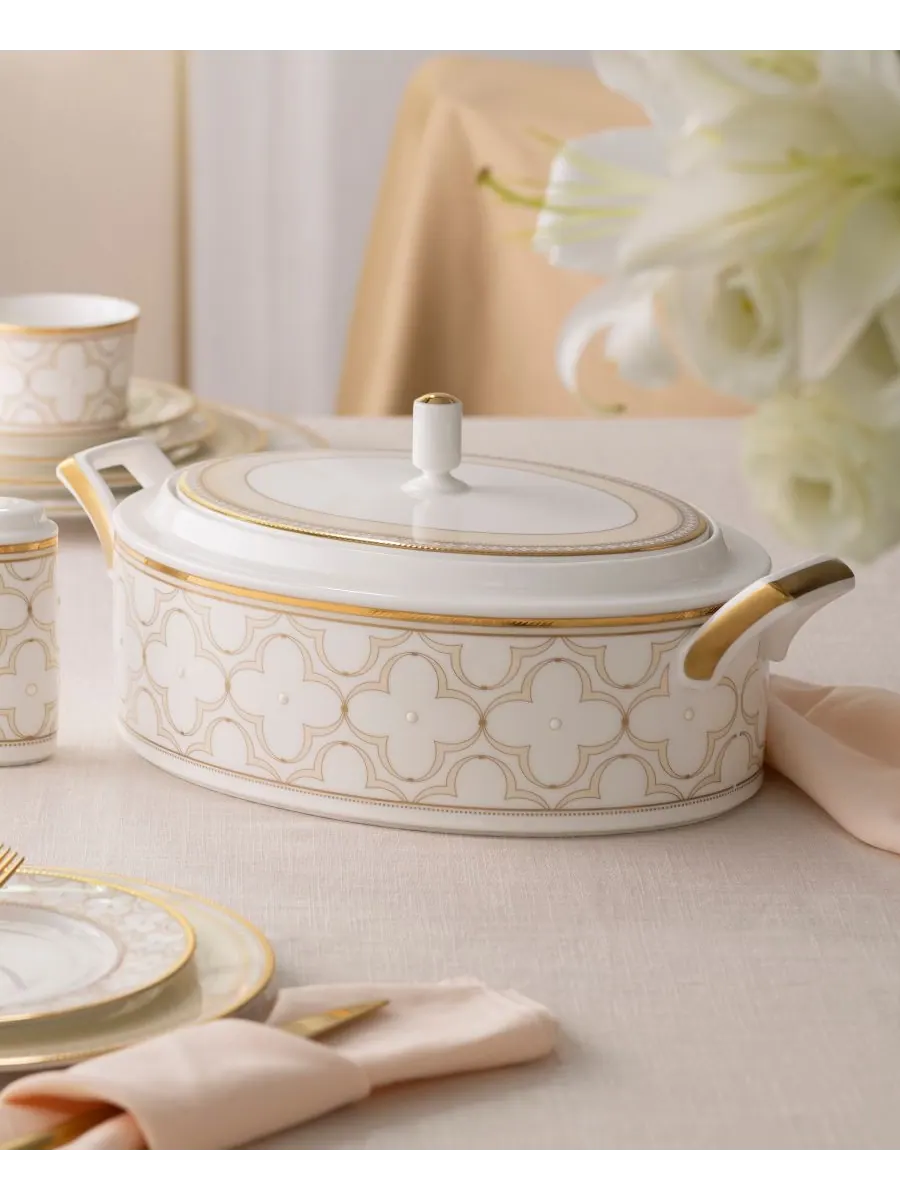 Noritake Овощная миска Trefolio Gold с крышкой, 67 унций — изображение 3 из 9, золото