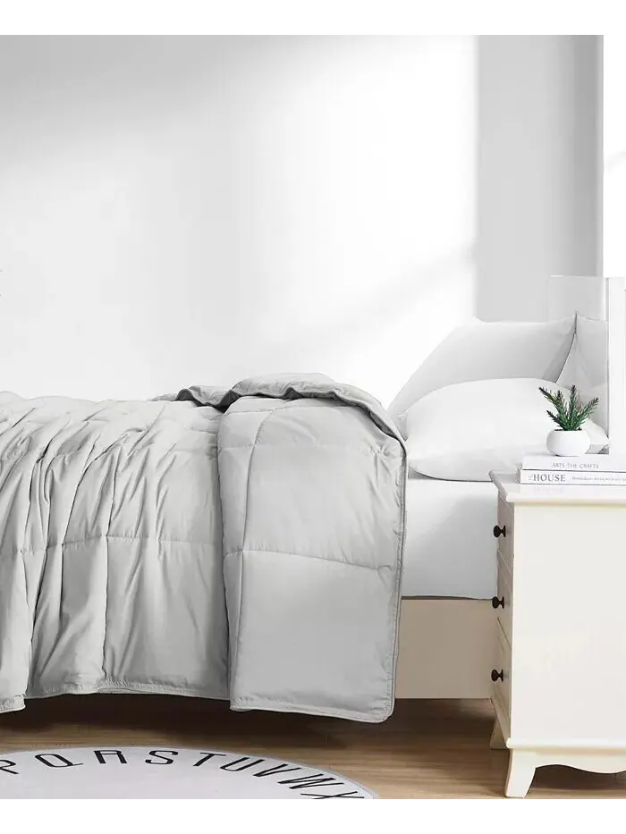 Всесезонное альтернативное пуховое одеяло премиум-класса Southshore Fine Linens — изображение 3 из 5, светлый серый