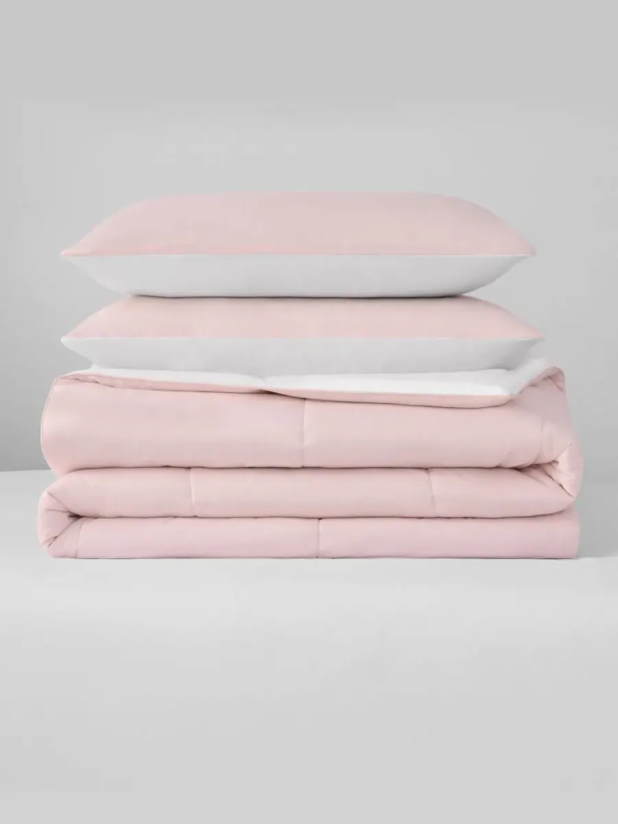 Двустороннее одеяло с квадратной строчкой, 3 предмета, размер Full/Queen Juicy Couture — изображение 5 из 10, белый/розовый