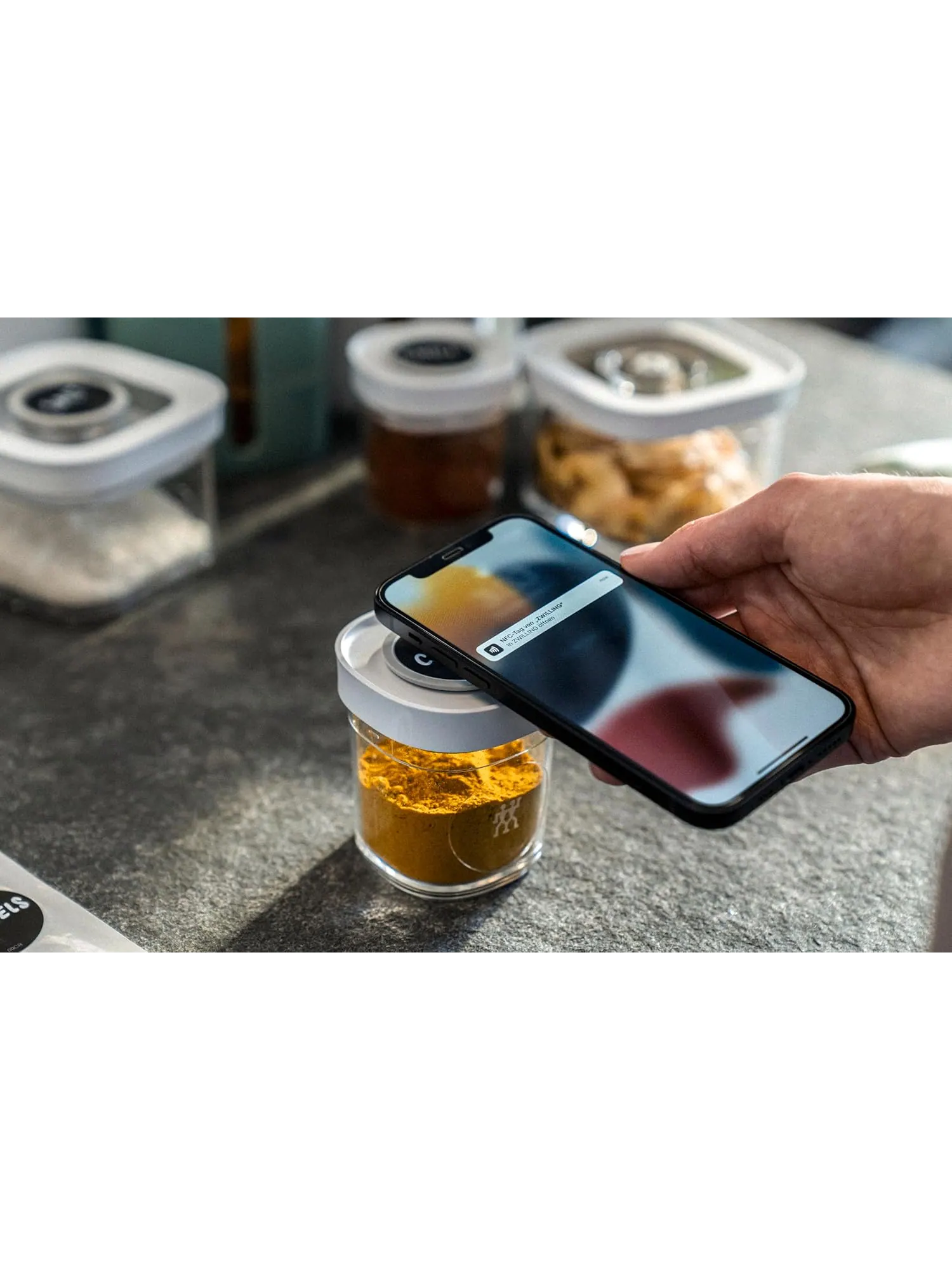 Набор вакуумных пластиковых баночек для специй ZWILLING Fresh & Save Cube, 3 предмета, XS — изображение 8 из 9