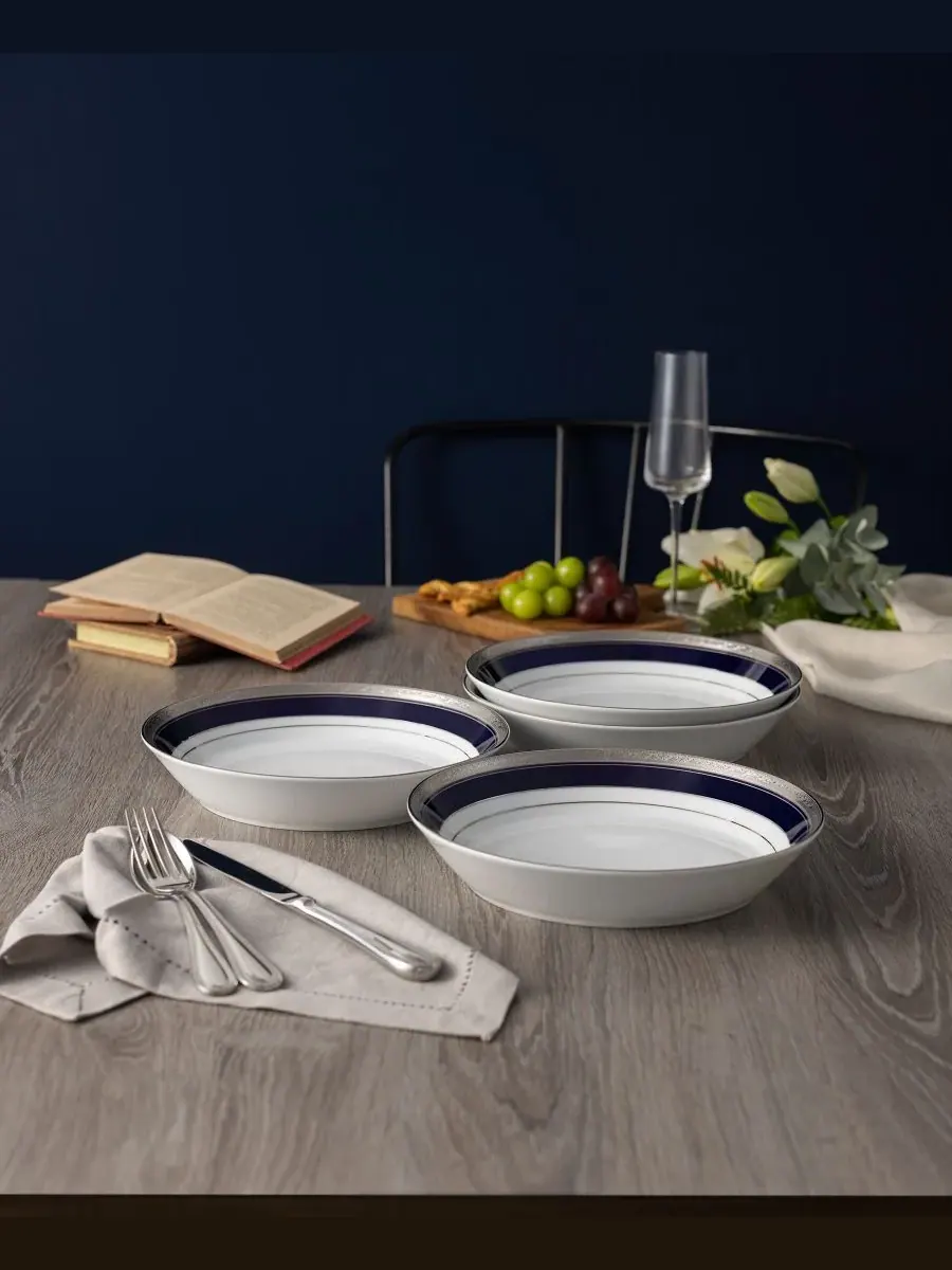 Набор из 4 обеденных тарелок Noritake Crestwood Cobalt Platinum Cobalt, 25 см — изображение 2 из 4, синий