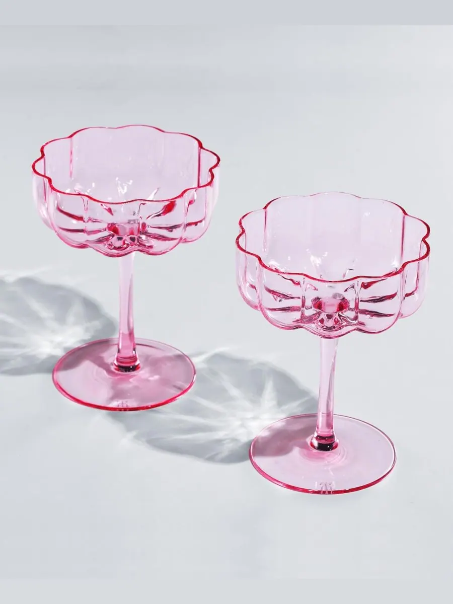 Набор из 2 коктейльных бокалов Flower Coupe The Wine Savant — изображение 2 из 6, розовый