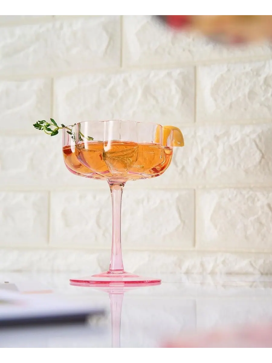 Набор из 2 коктейльных бокалов Flower Coupe The Wine Savant — изображение 3 из 6, розовый
