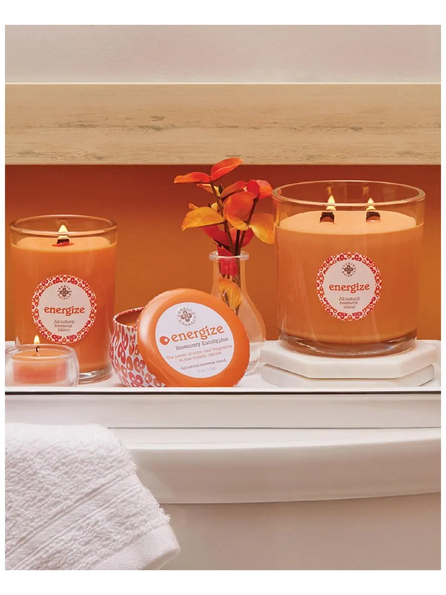 Ароматическая свеча Seeking Balance Energize Rosemary Eucalyptus в баночке, 173 мл (6,5 унций) ROOT — изображение 3 из 3