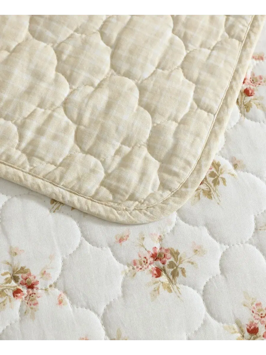 Двустороннее одеяло Dorrie, 3 предмета, размер Full/Queen Laura Ashley — изображение 5 из 7, белый