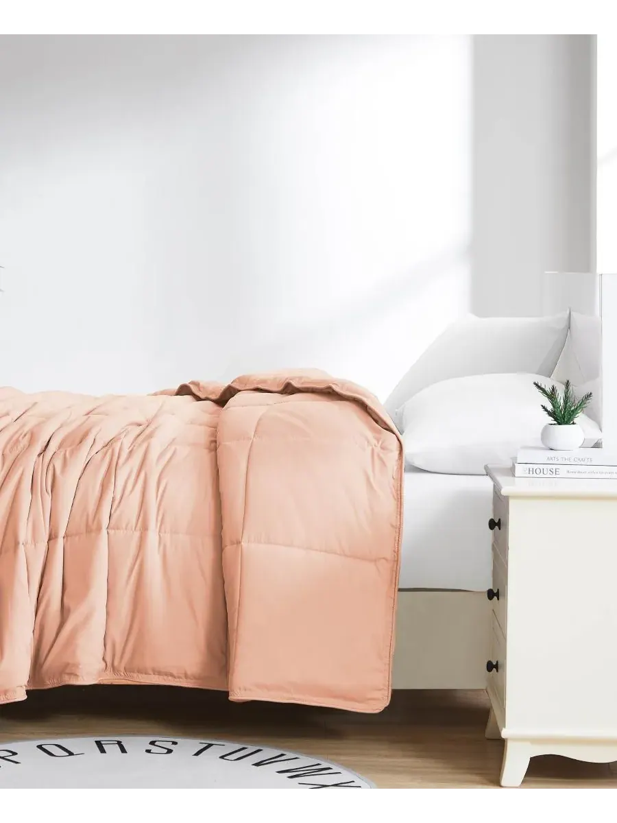 Премиальное одеяло с наполнителем, имитирующим пух, размер King Southshore Fine Linens — изображение 3 из 5, пудровый розовый