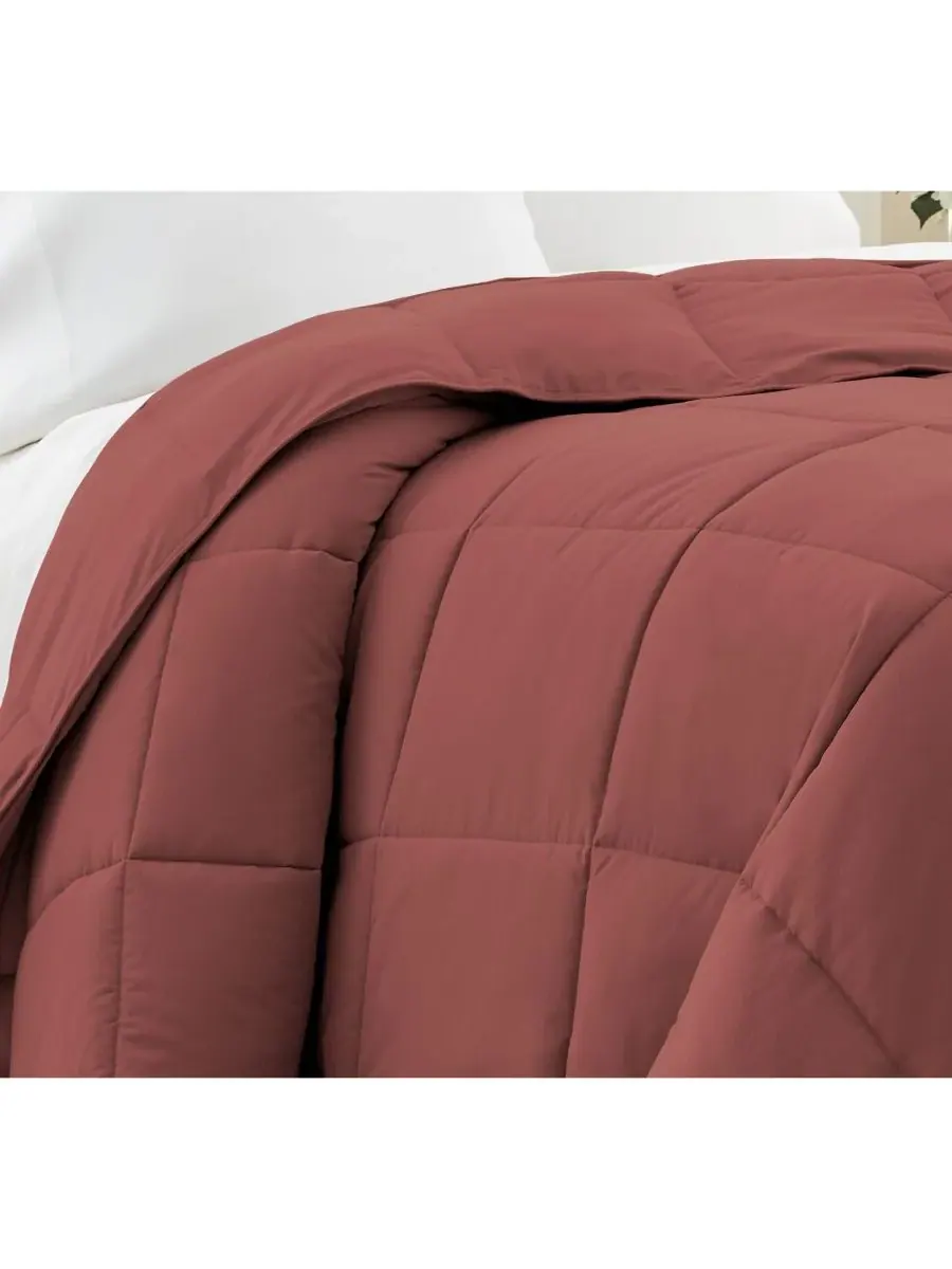 Премиальное одеяло с наполнителем, имитирующим пух, размер King Southshore Fine Linens — изображение 2 из 2, красный
