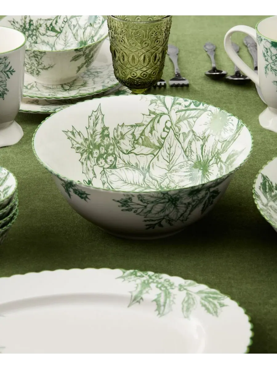 Глубокая миска из фарфора, 25 см, 2,5 л, с ботаническим принтом, Winter Evergreen Deep Bowl — изображение 3 из 4, зеленый